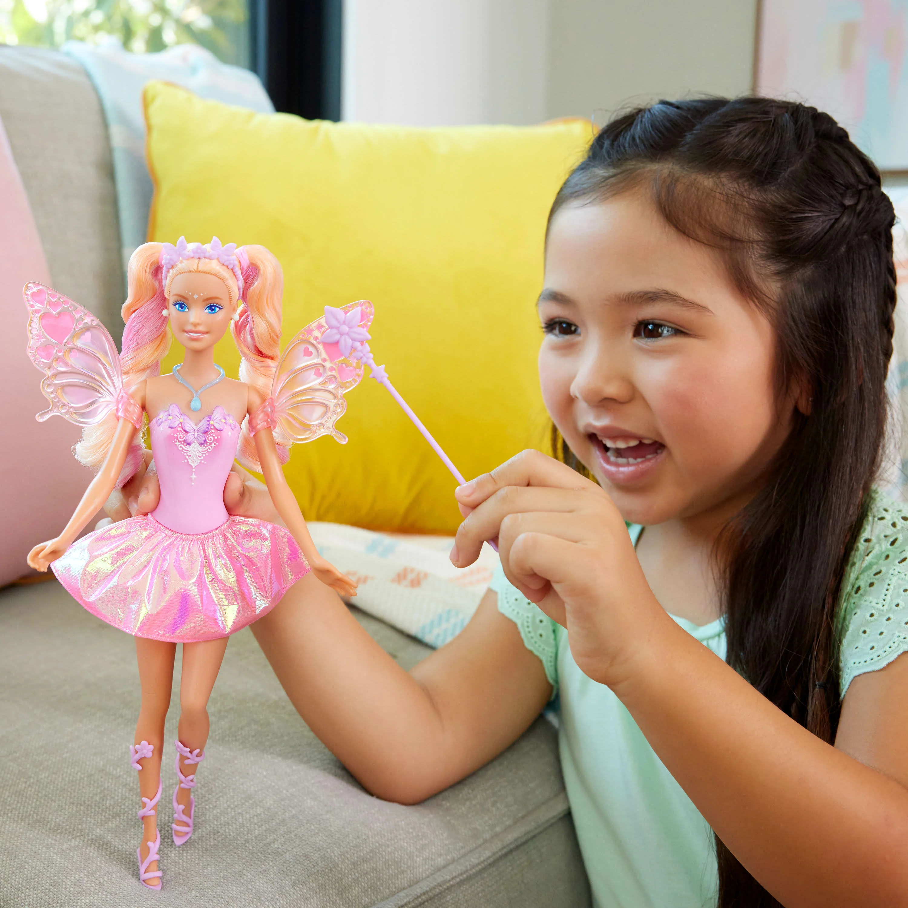 Barbie Fantasy Fairy Doll with Colour-Change Wings and Outfit - Image 7