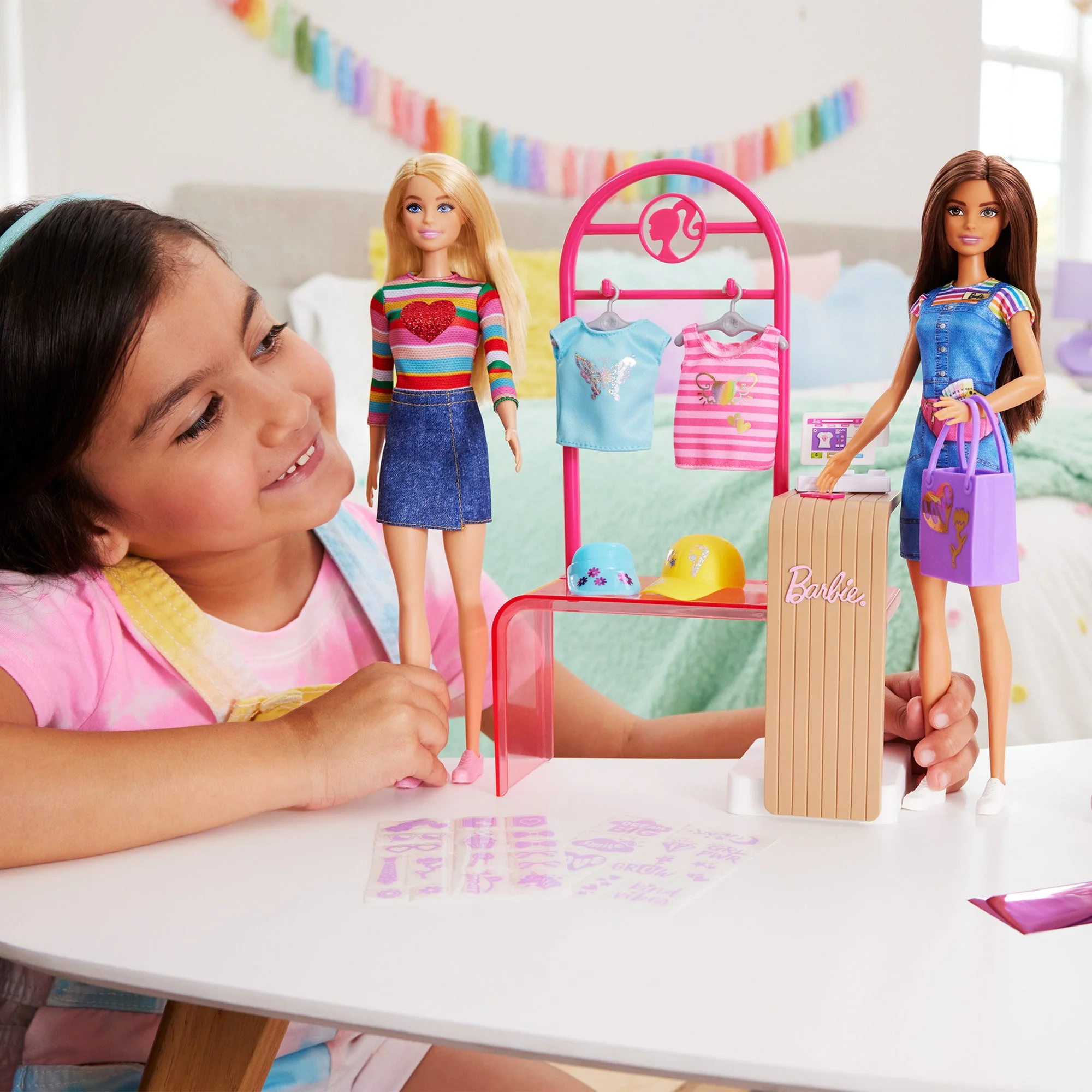 Barbie Make & Sell Boutique Playset With Brunette Doll, Foil Design Tools, Clothes & Accessories - Image 6