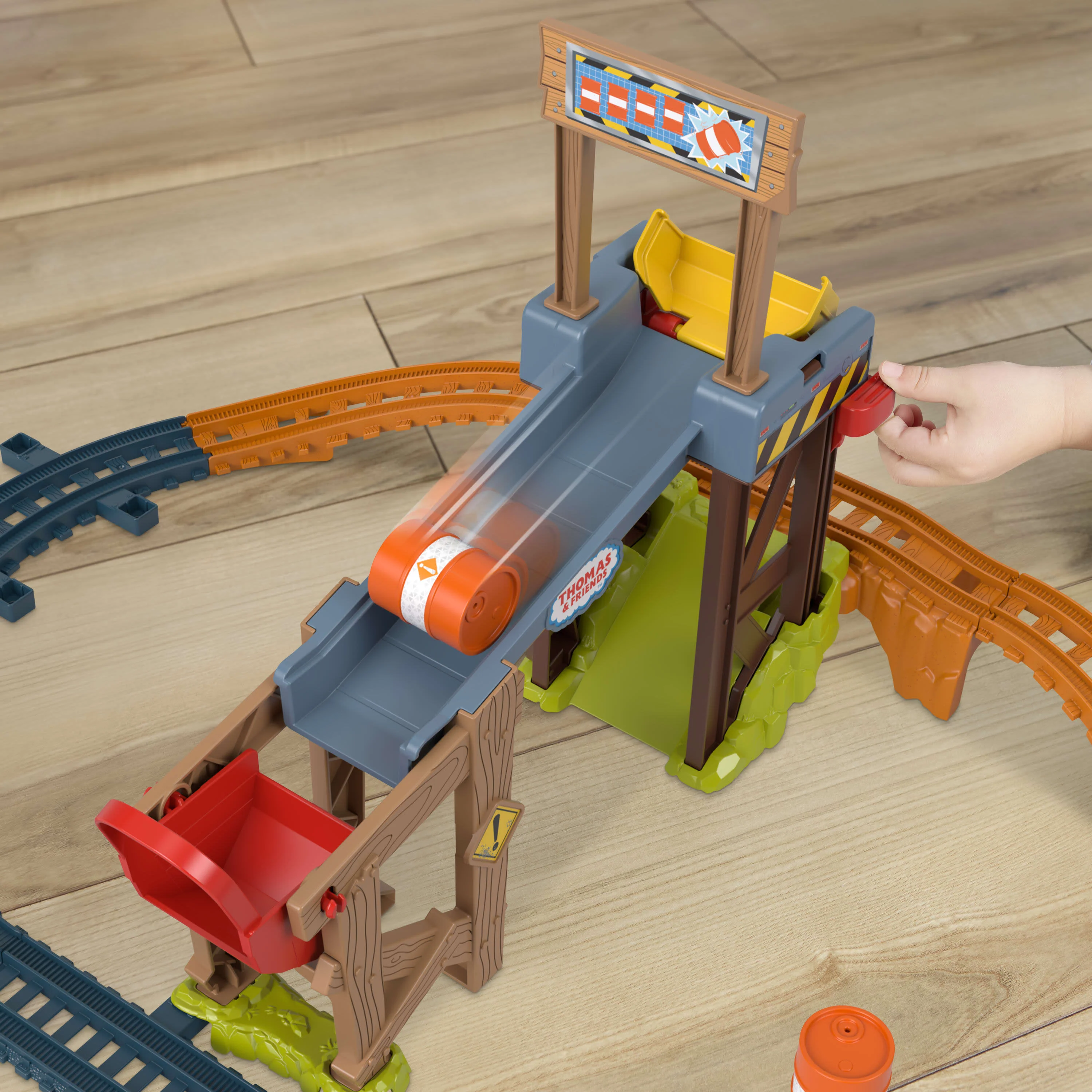 Fisher-Price Thomas & Friends Diesel's Lift & Load Construction Set - Image 5