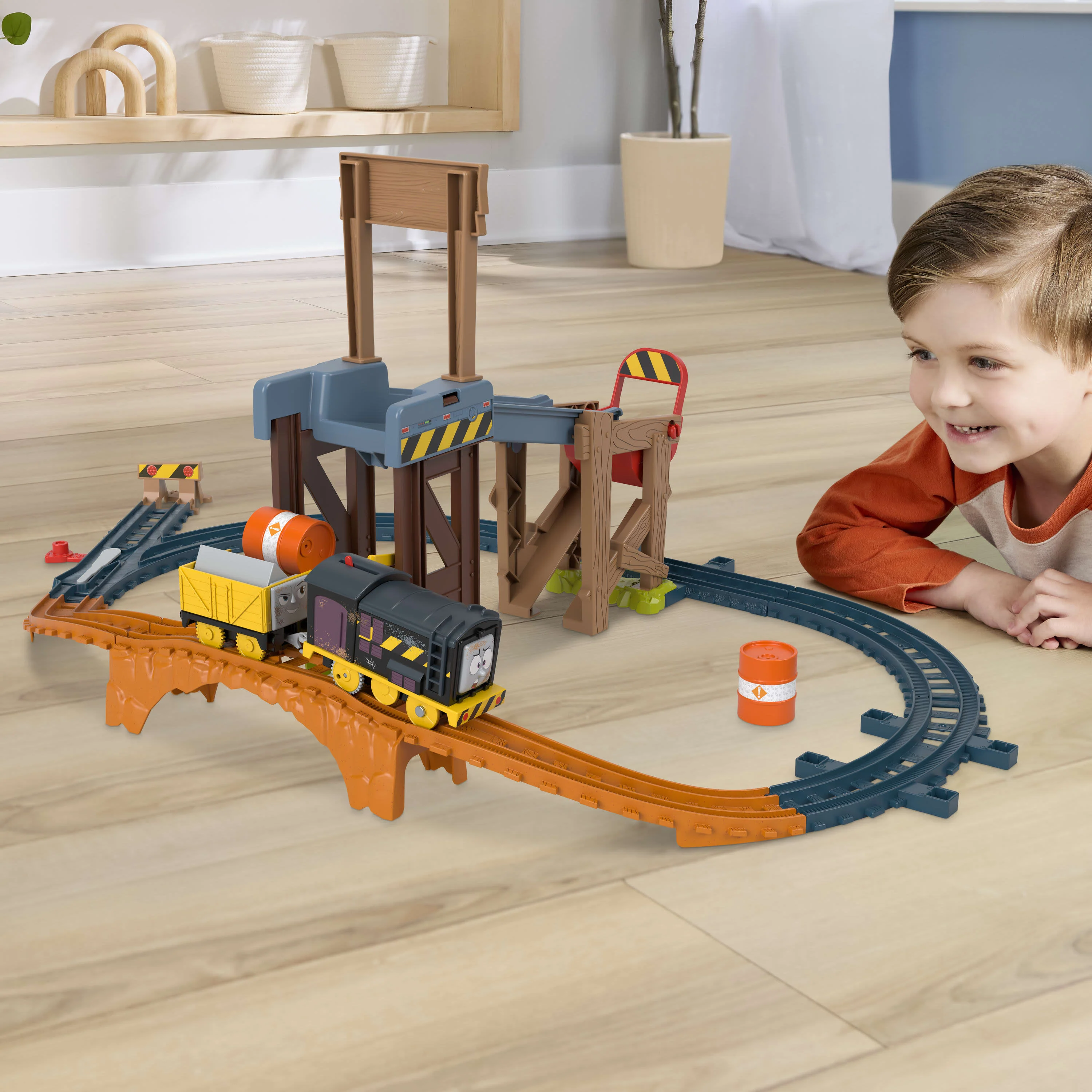 Fisher-Price Thomas & Friends Diesel's Lift & Load Construction Set - Image 8